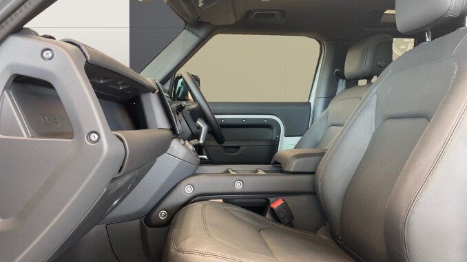 Land Rover Defender 3.0 D350 X-Dynamic HSE 90 3dr Auto Diesel Estate - Image 3